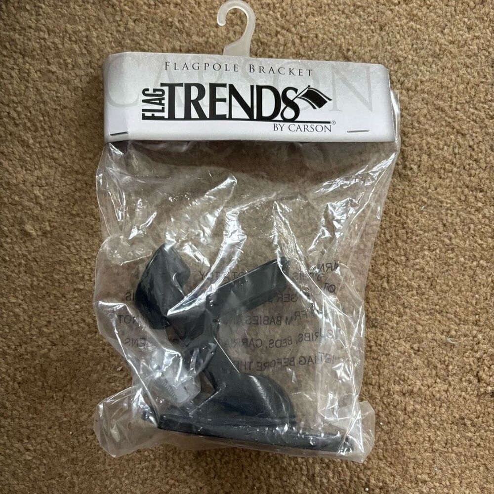 Flag Trends By Carson Black Flagpole Metal Bracket *New*